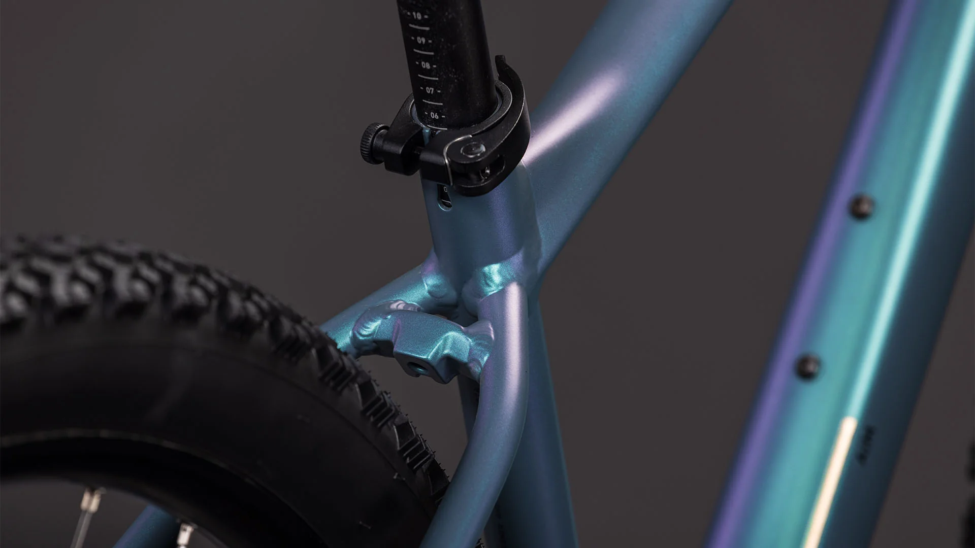 Bicicleta Cube Aim Pro Smaragdgrey´n´Prism - Image 3