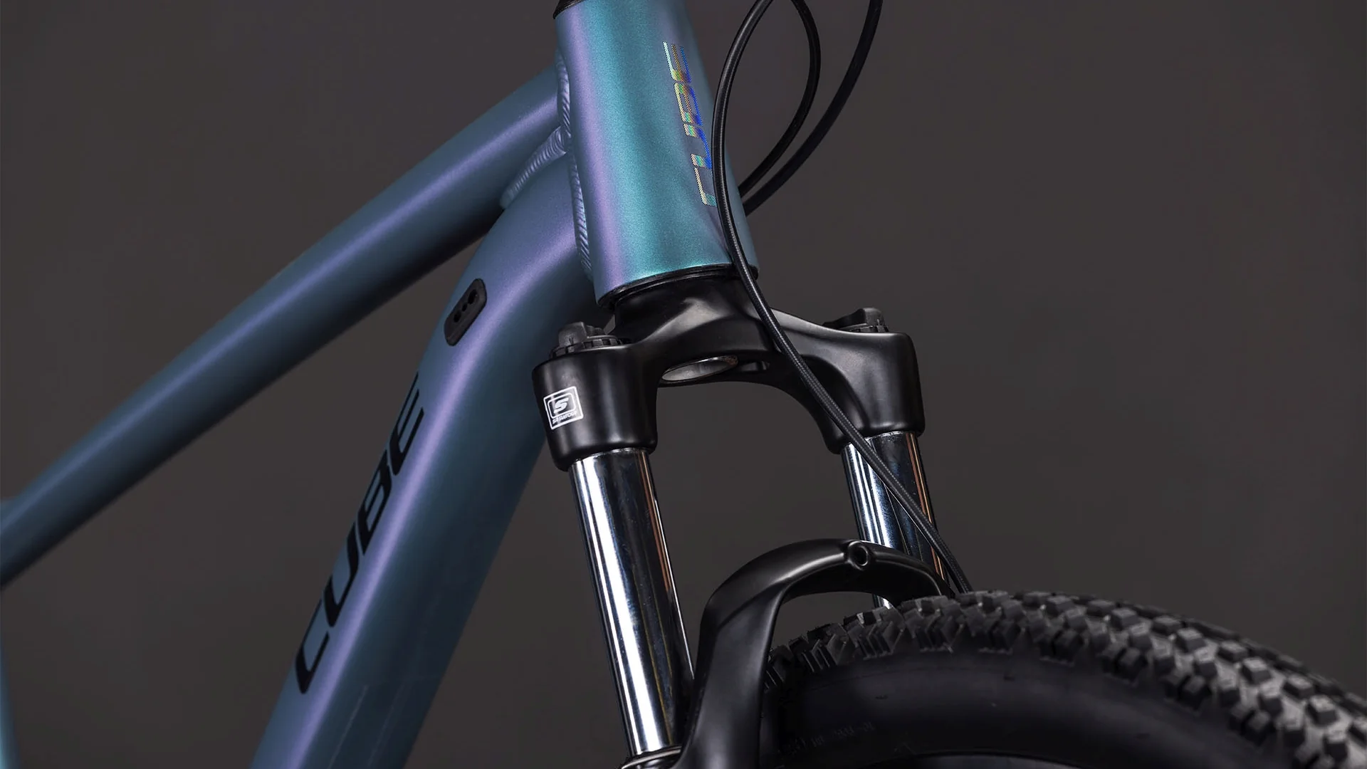 Bicicleta Cube Aim Pro Smaragdgrey´n´Prism - Image 5