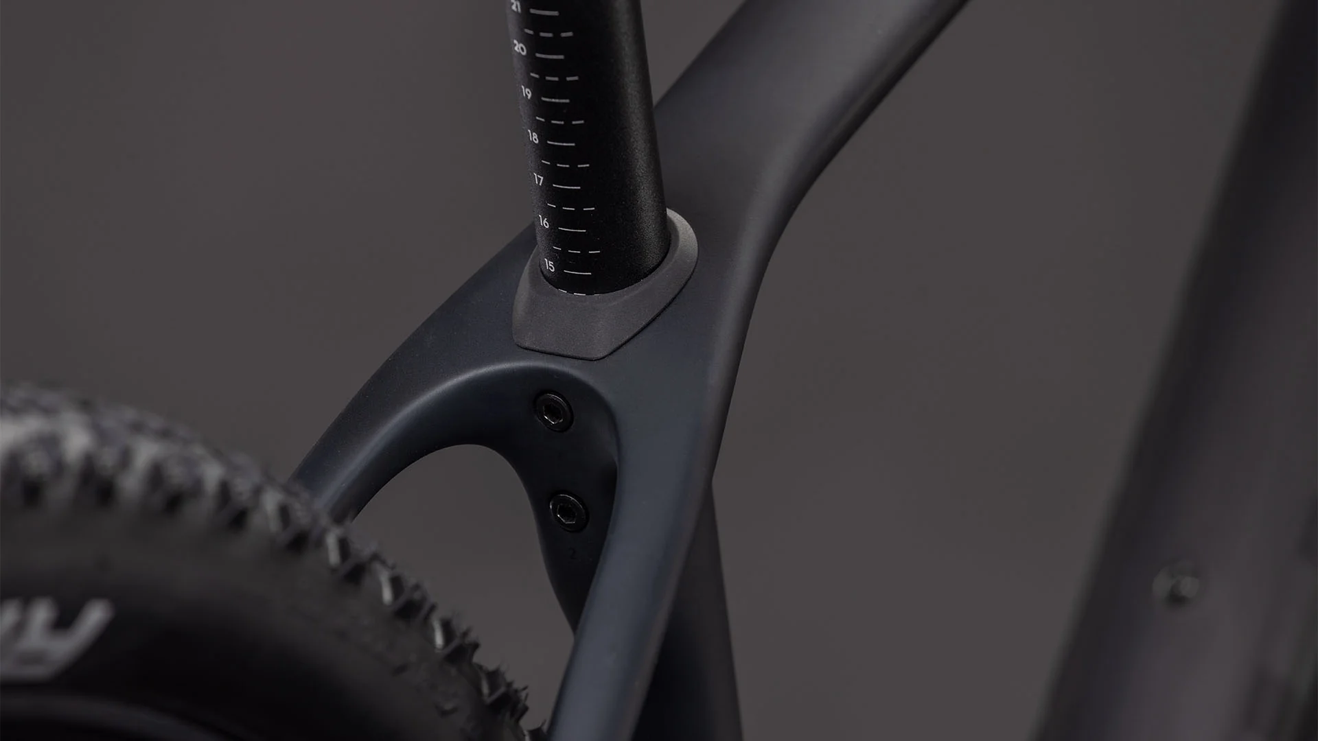 Bicicleta Cube Reaction C:62 Pro Blackline - Image 3