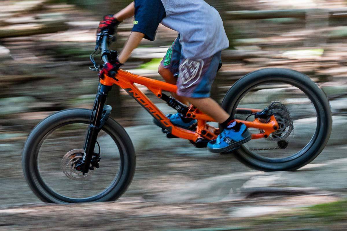 Bicicleta Niño Fluid 4.2 FS Mountain 24" Gris Norco - Image 2