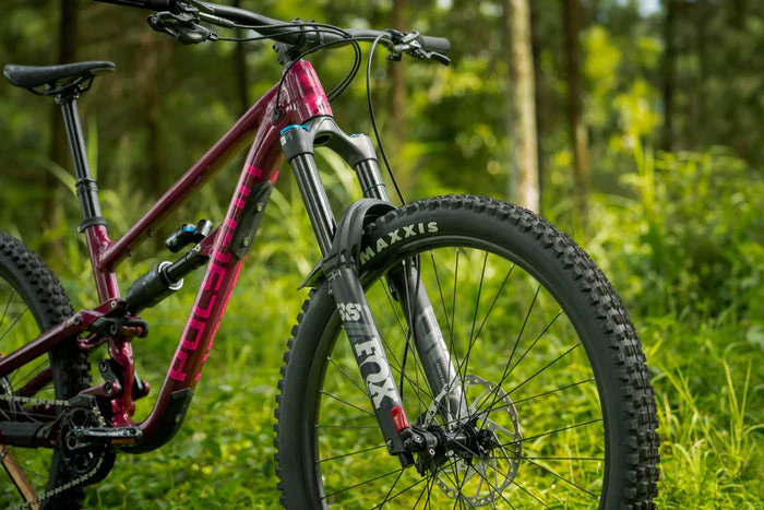 Bicicleta Polygon Collosus N9 Purple - Image 5