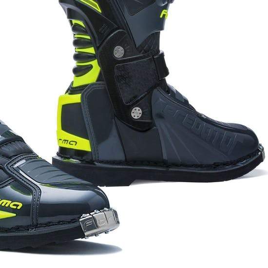 Botas Forma Predator 2.0 Anthracite/Yellow Fluor - Image 3