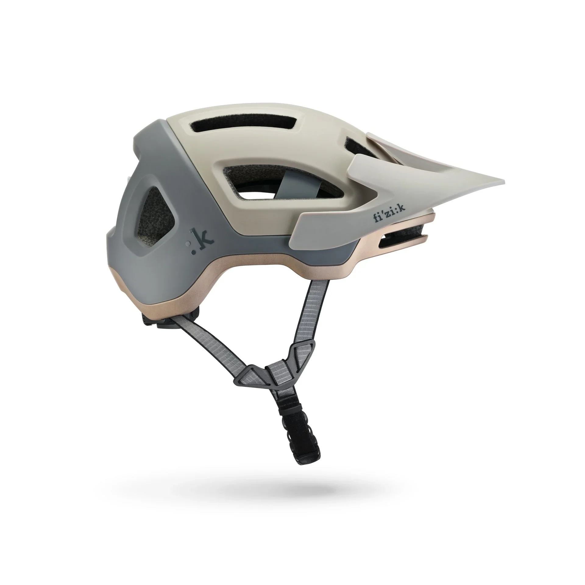 Casco Fizik Kassis + Luz Mud-Sand
