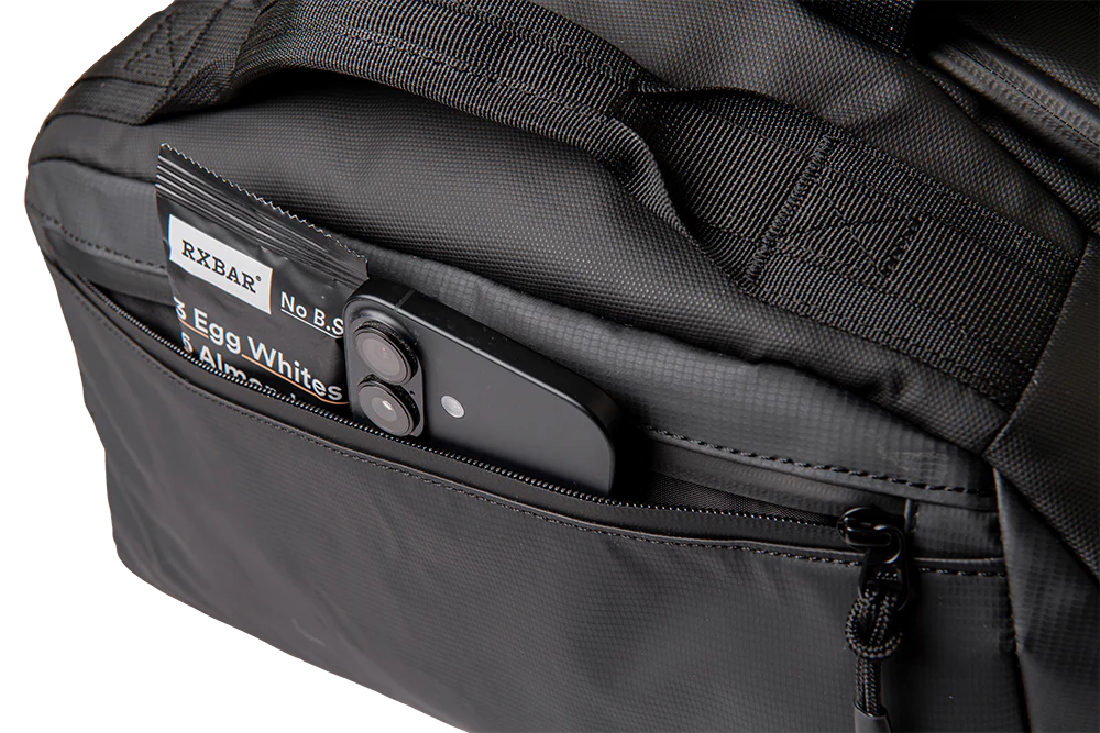 Bolso Duffel 40L Carbon Black - Image 3