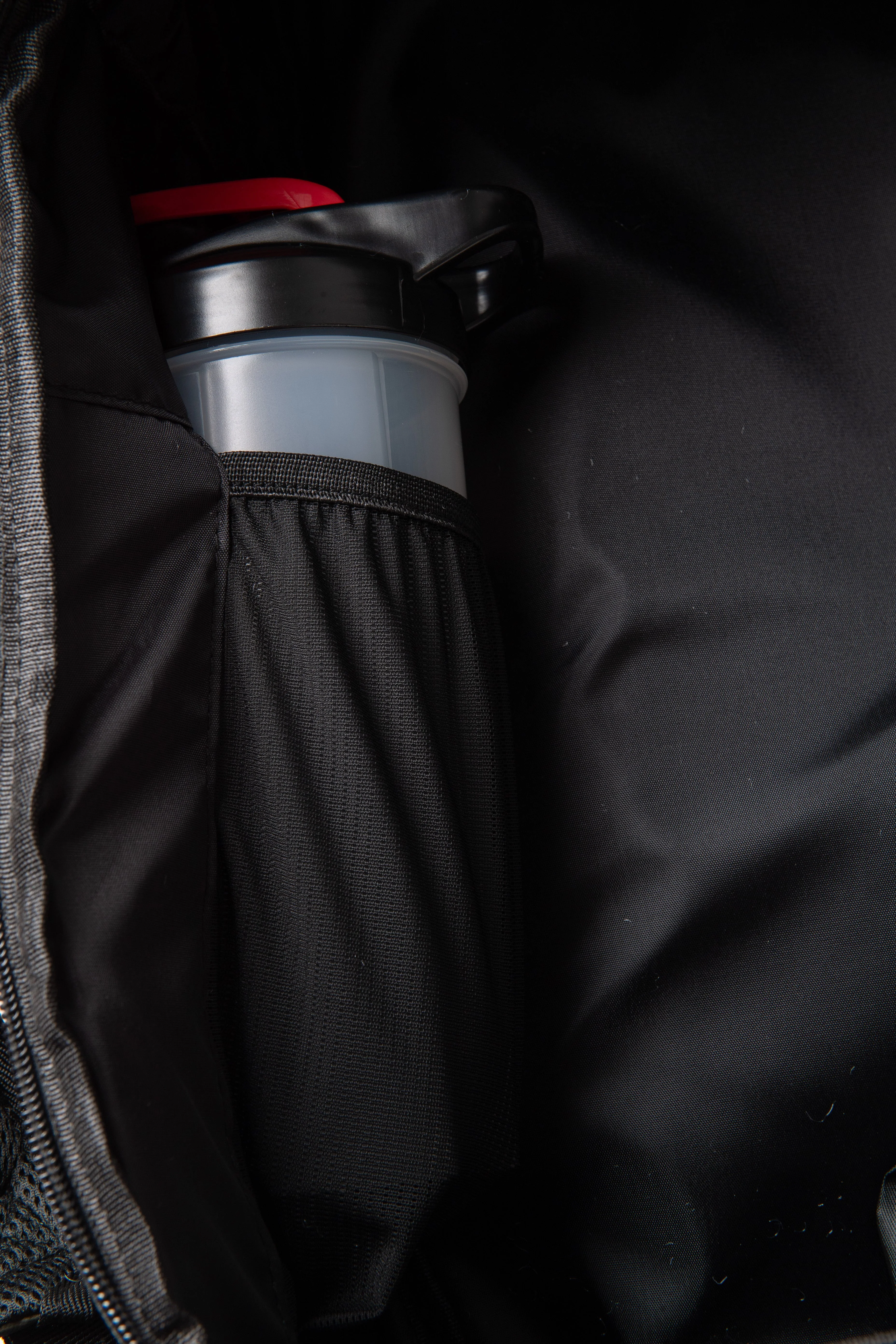 Bolso Duffel 40L Carbon Black - Image 7