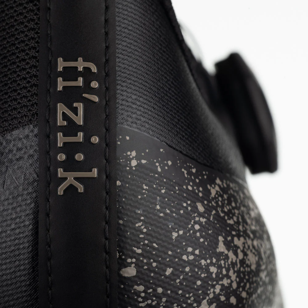 FIZIK Zapatillas de Bicicleta Overcurve R4 Les Classiques | Negro - Image 5