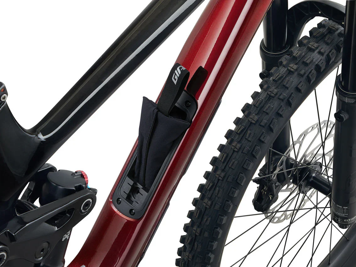 Bicicleta Enduro Giant Reign Advanced 2 Sangria Carbon - Image 4