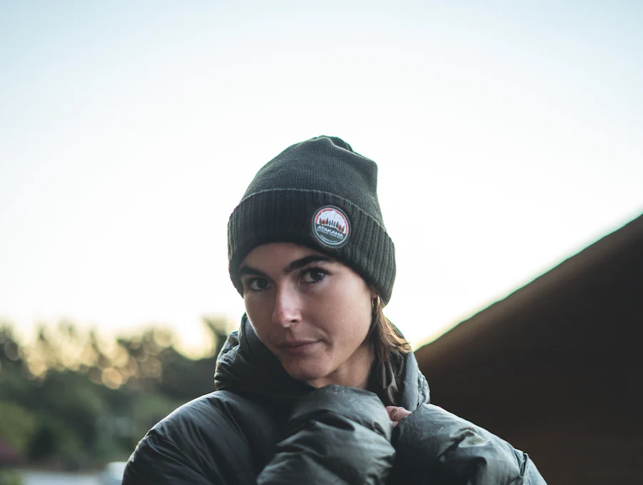 Gorro beanie Montañas negro - Image 2