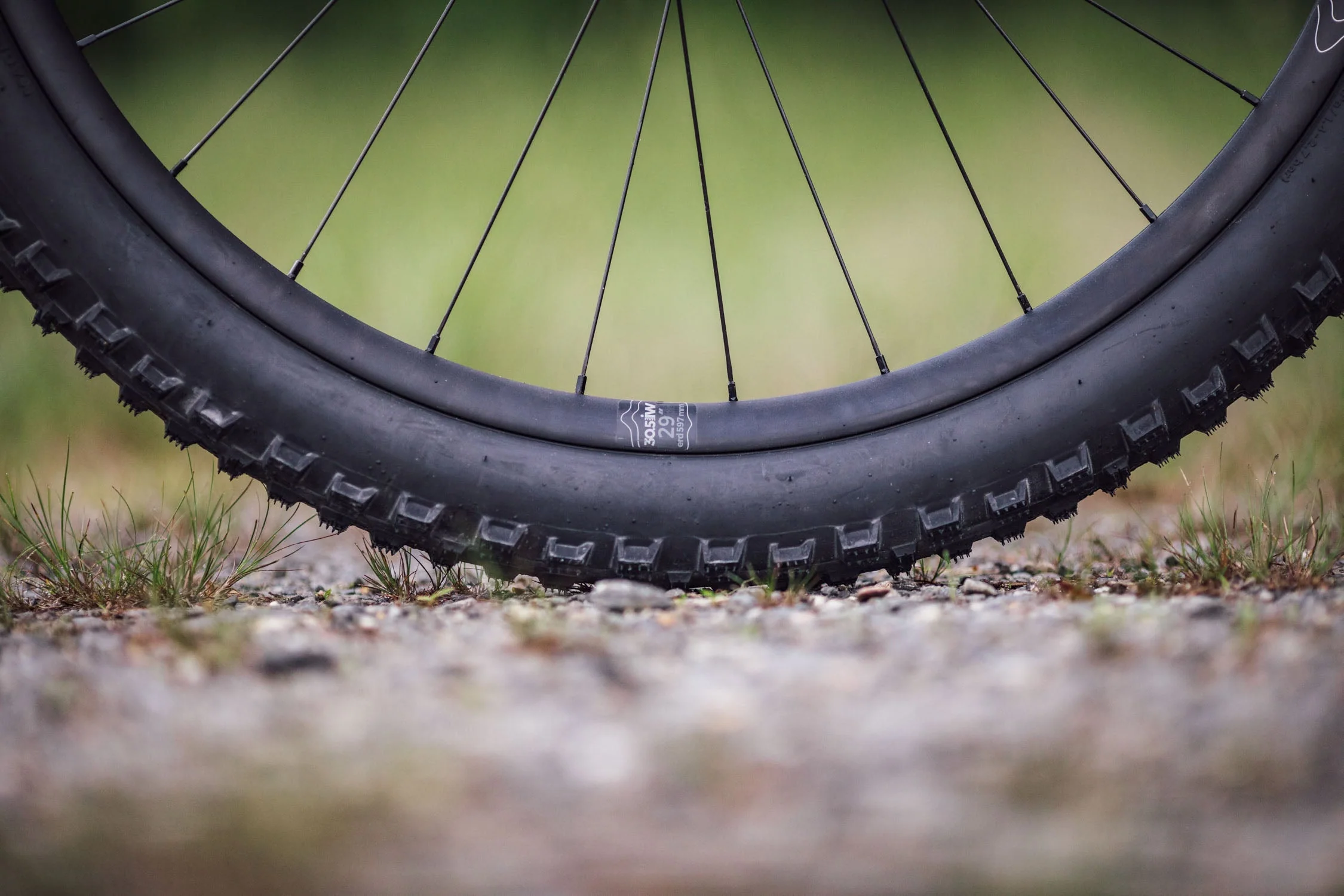 Llanta Enduro-S 27.5 28H (Industry Nine) - Image 5