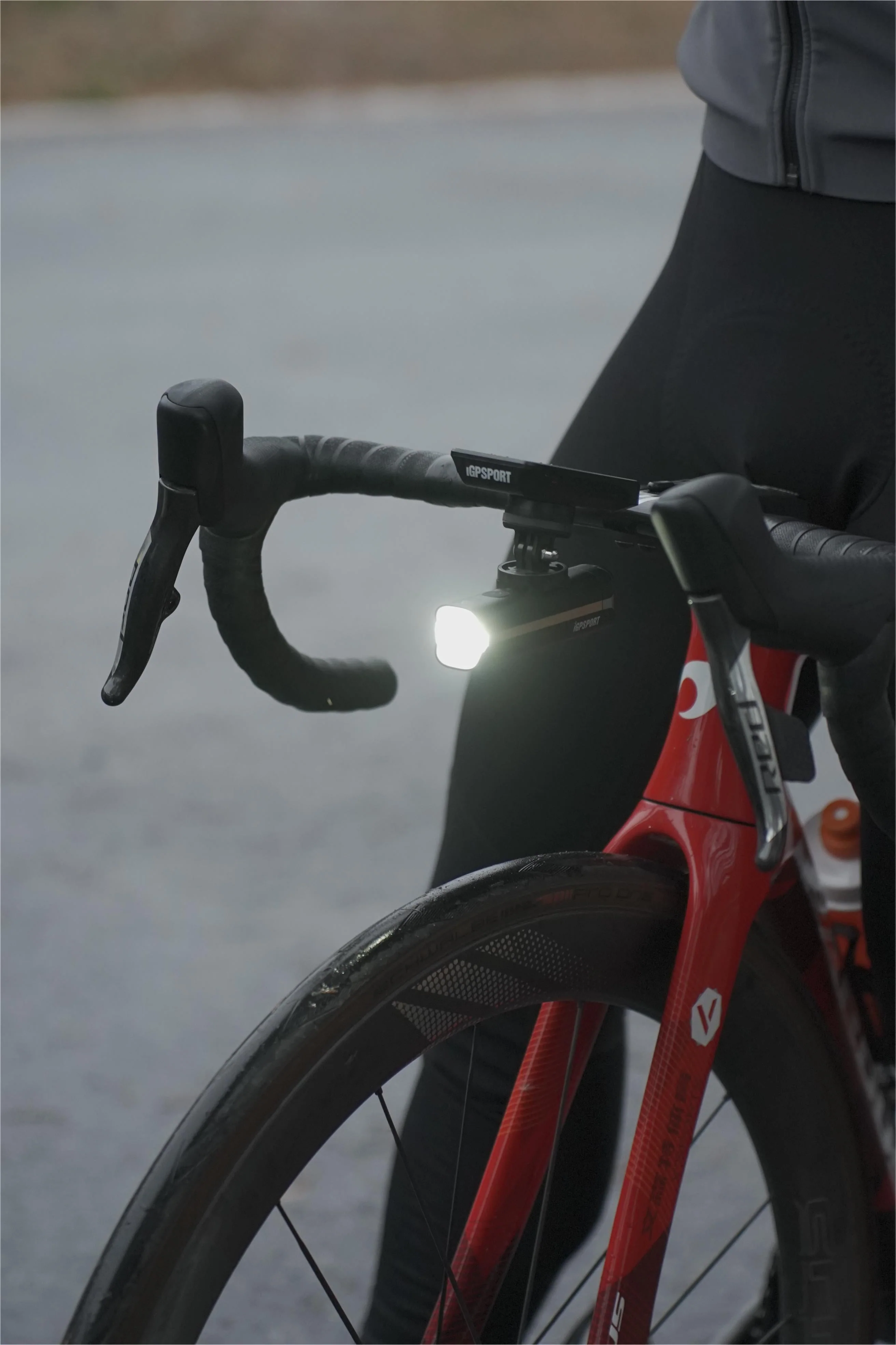 Luz Delantera Inteligente iGPSPORT VS1200s - Image 5