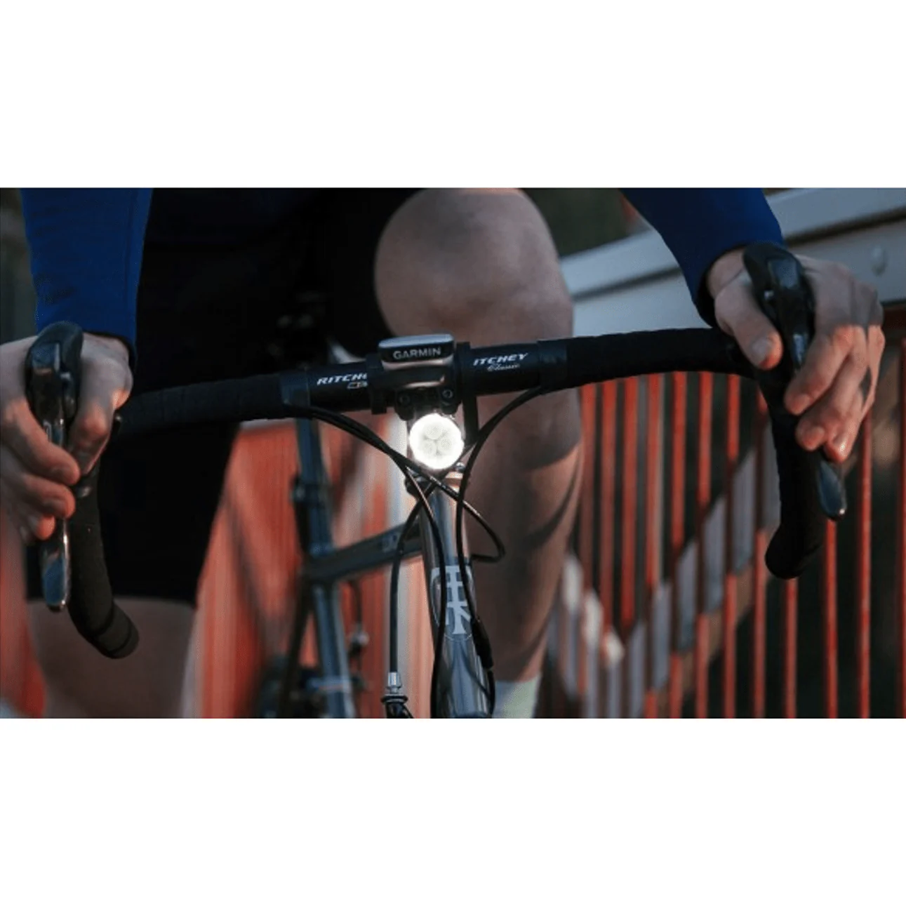 Luz Delantera Para Bicicleta PWR Trail 1000L//Knog - Image 4