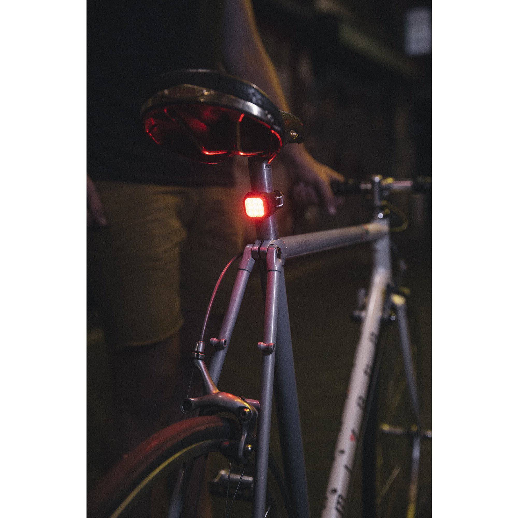 Luz Trasera Para Bicicleta Blinder Mini Niner//Knog - Image 2
