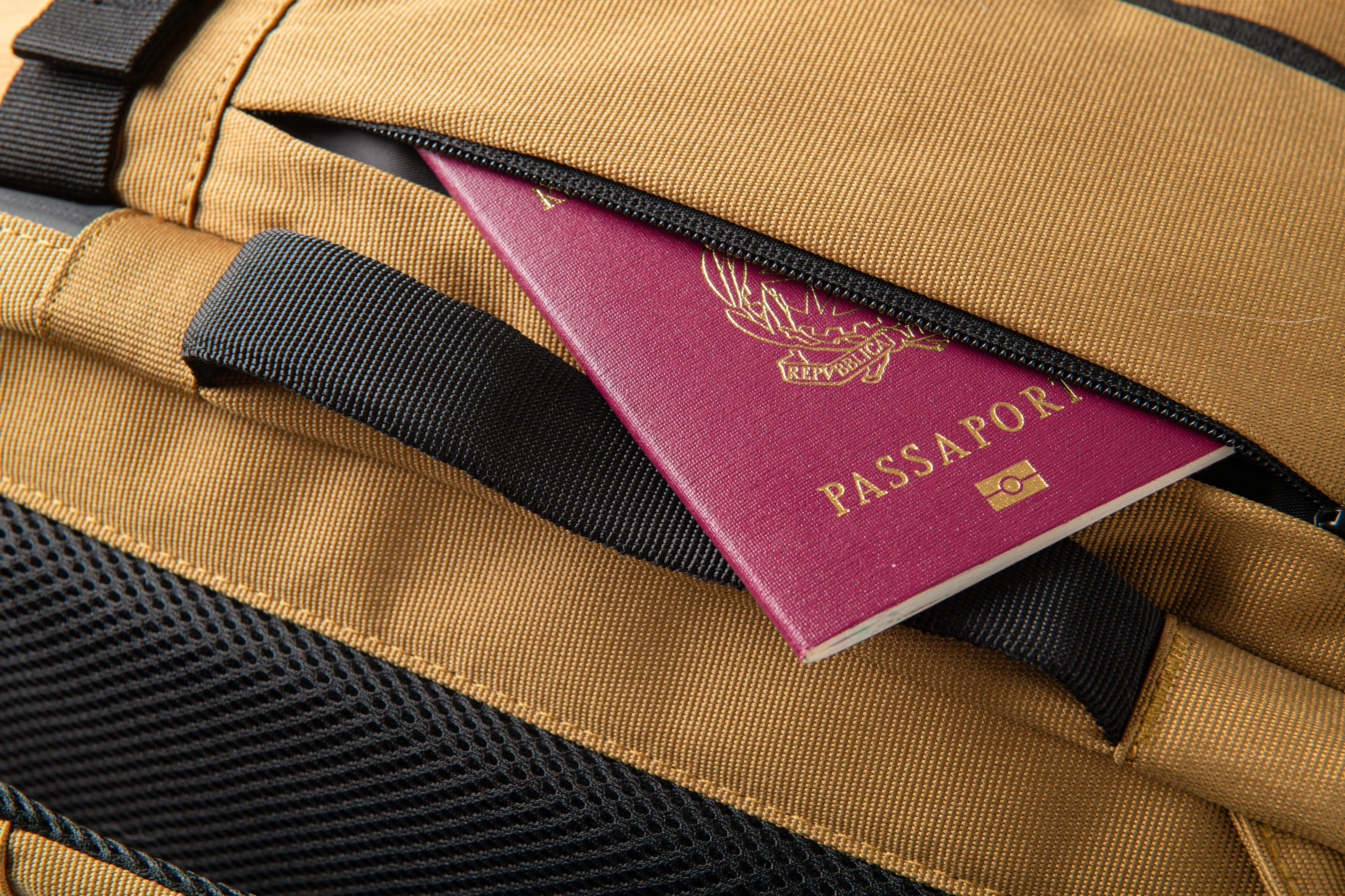 Mochila Traveler Mustard Yellow - Image 6
