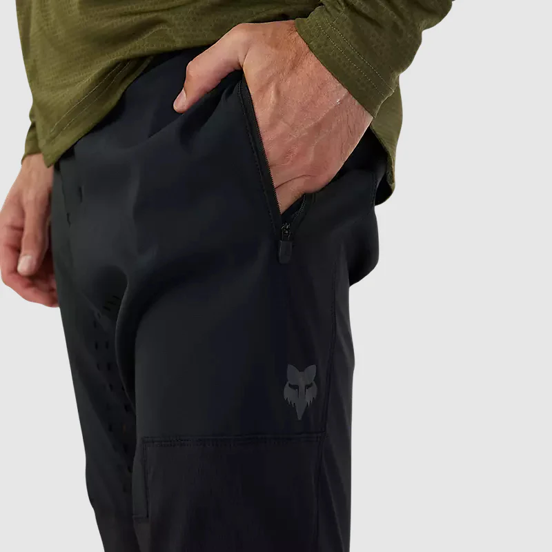 Pantalon Bicicleta Defend Negro Fox - Image 7