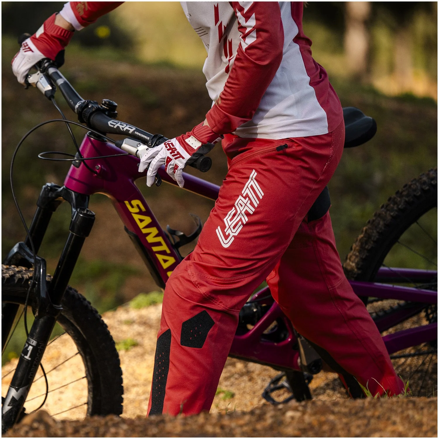 Pantalón Leatt MTB Mujer Gravity 3.0 Rojo Racing XS 2US 34EU - Image 4