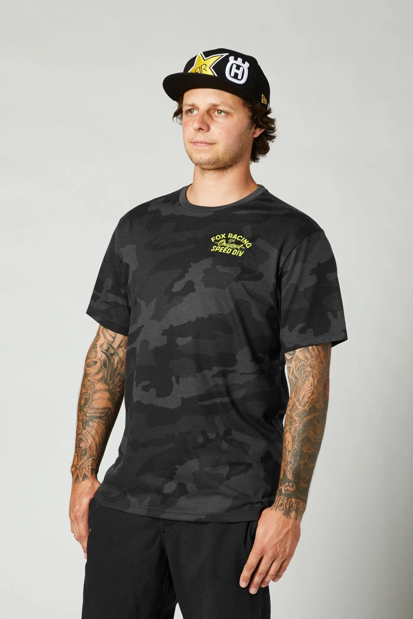 Polera Lifestyle Og Tech Negro Camo Fox Racing - Image 3