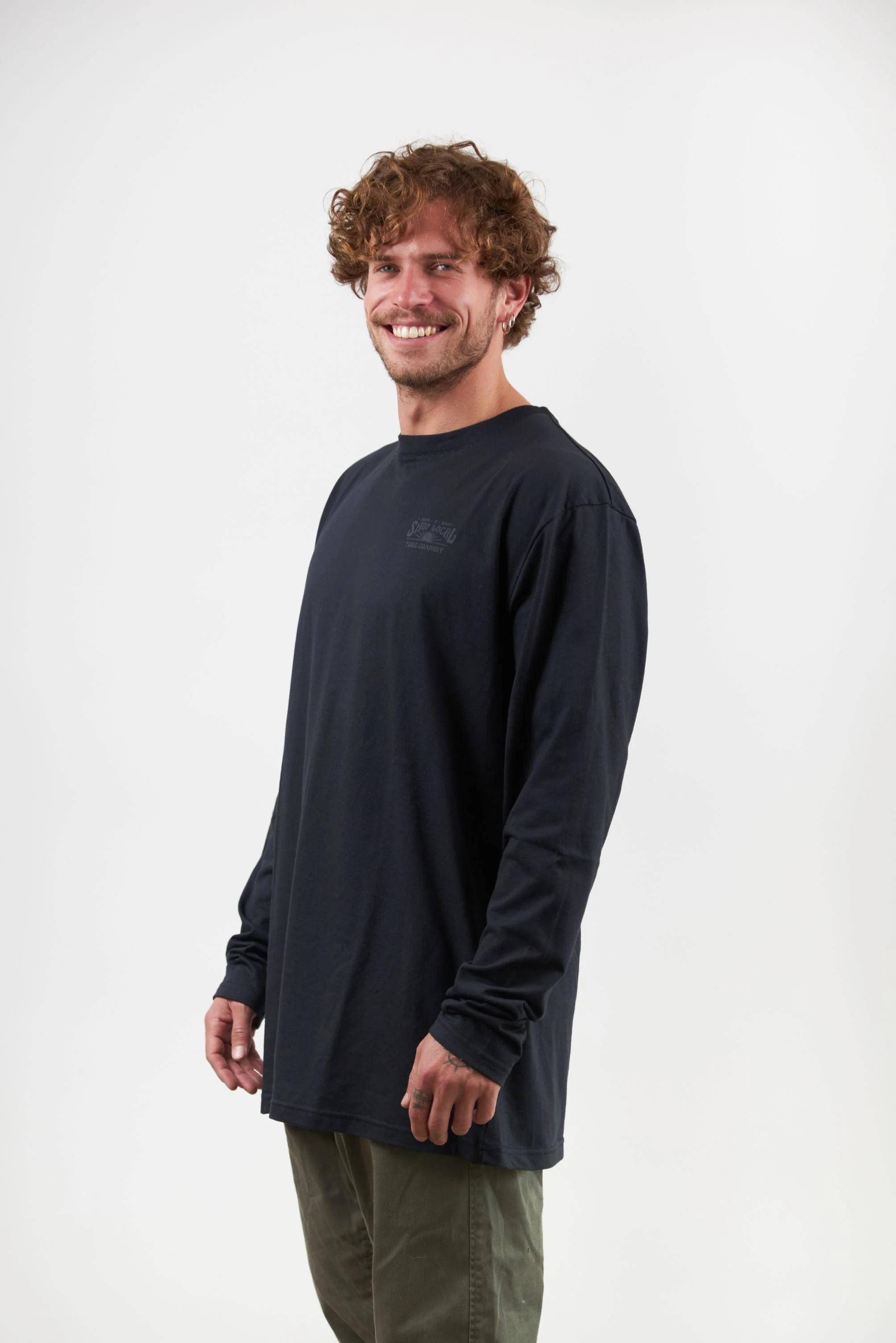 Polera Manga Larga Hombre Negra Shop Local - Image 4