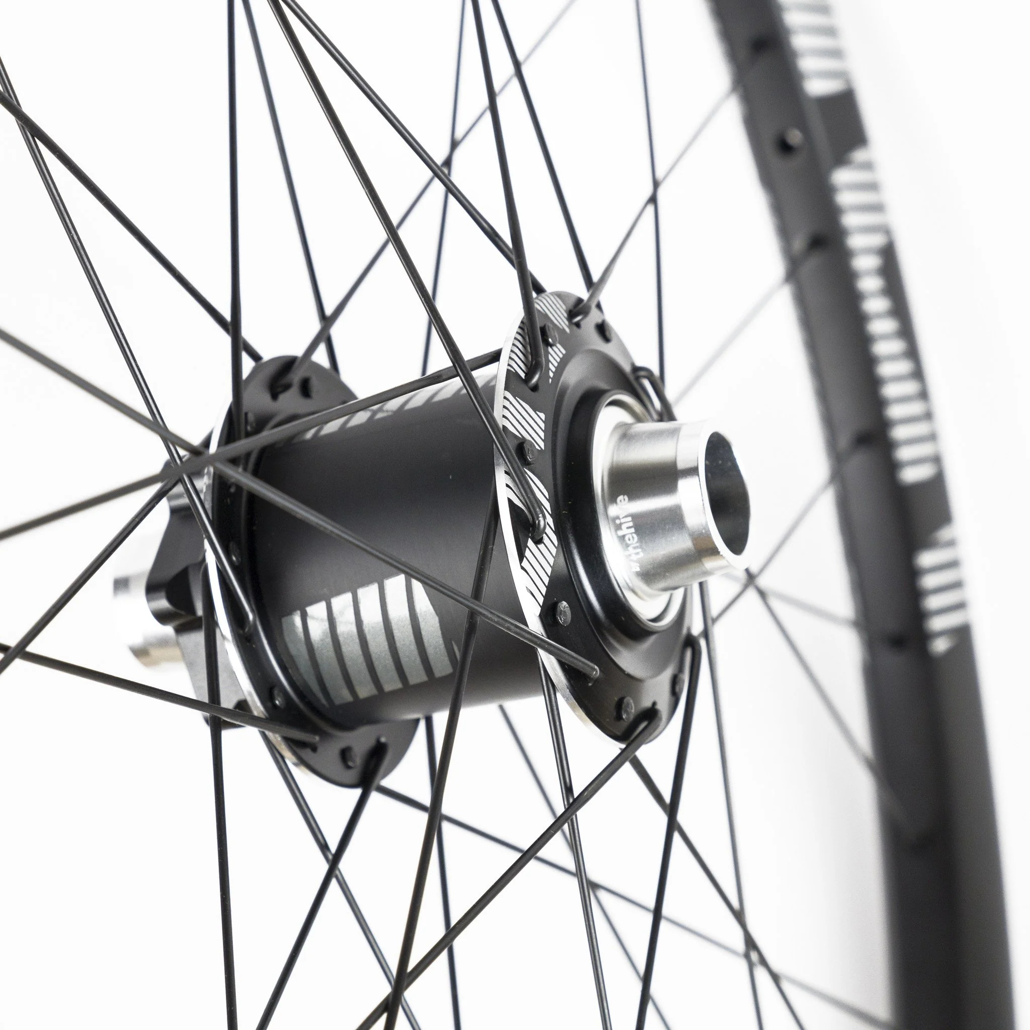 Rueda Delantera 27.5 LG1 Race Carbon 28H Boost E.Thirteen - Image 2