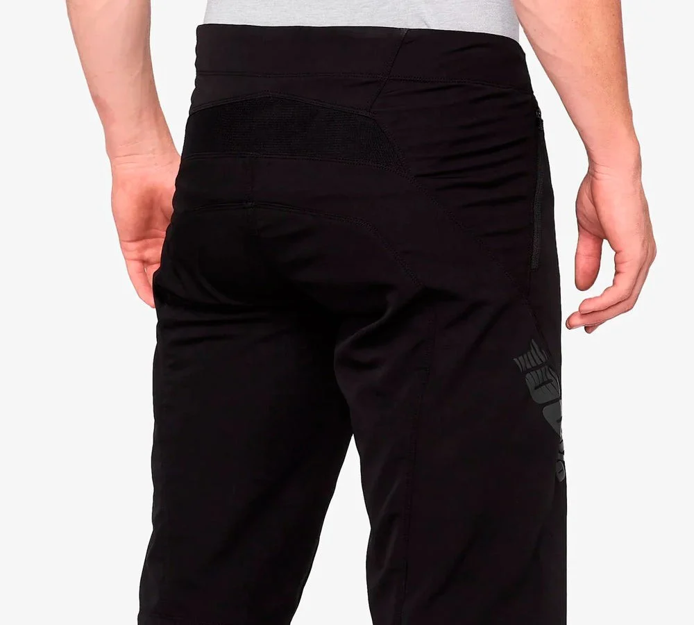 Short para MTB modelo Airmatic Black | 100 Percent - Image 2
